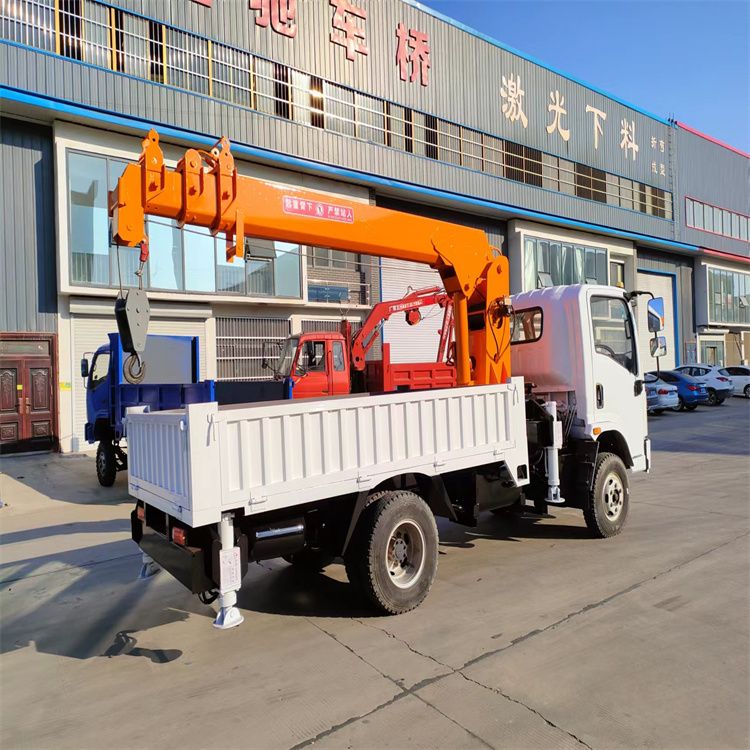 观塘区三轮随车吊定制 农用改装机自备吊中瑞长期出售